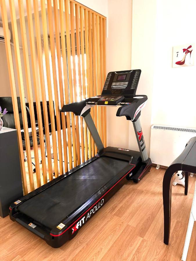Cozy Apartment With Parking Near The City Center Athena Bagian luar foto