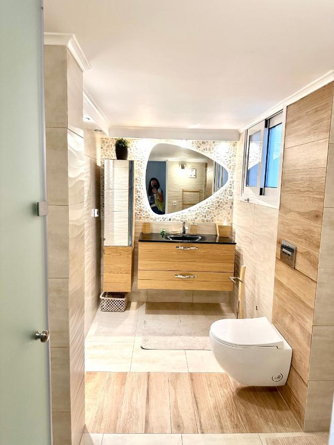 Cozy Apartment With Parking Near The City Center Athena Bagian luar foto