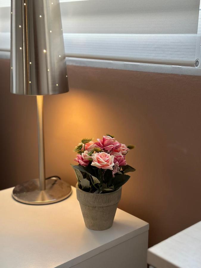 Cozy Apartment With Parking Near The City Center Athena Bagian luar foto
