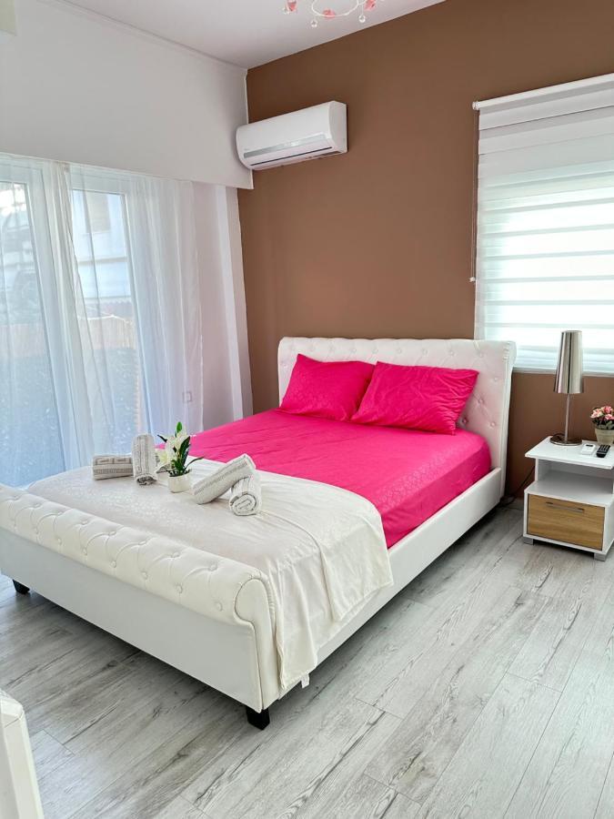 Cozy Apartment With Parking Near The City Center Athena Bagian luar foto