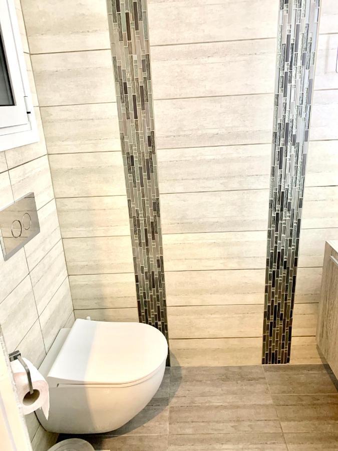 Cozy Apartment With Parking Near The City Center Athena Bagian luar foto