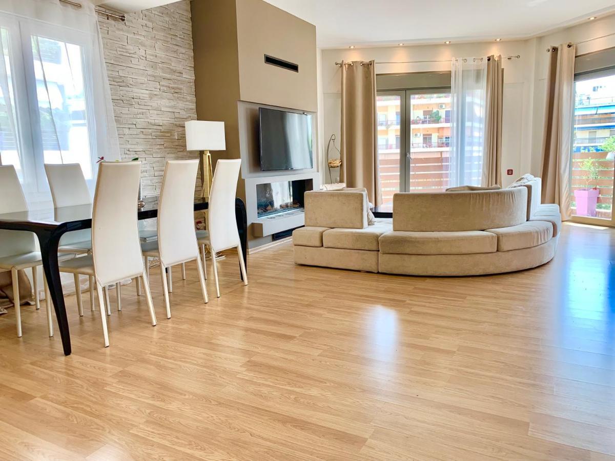 Cozy Apartment With Parking Near The City Center Athena Bagian luar foto
