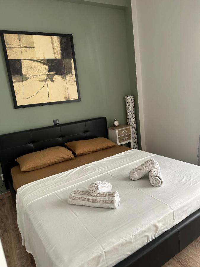 Cozy Apartment With Parking Near The City Center Athena Bagian luar foto